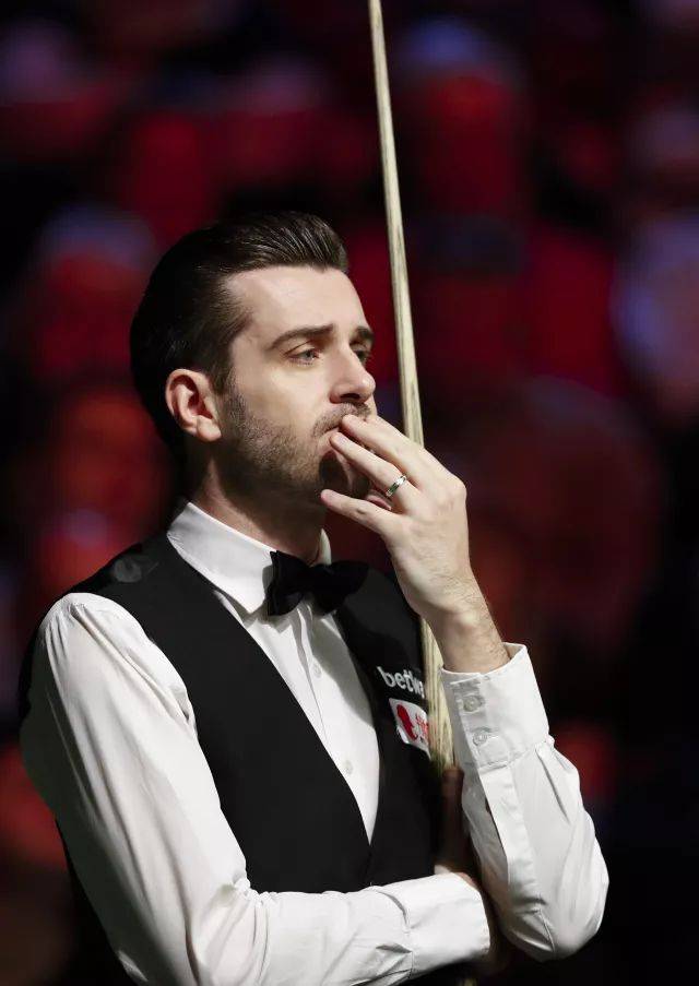 中国足球不 中国足球不