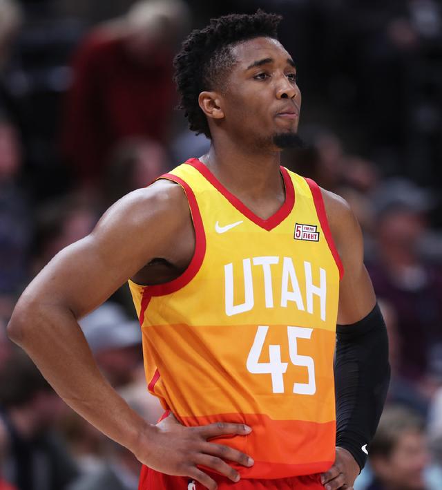 人交出了一 人交出了一